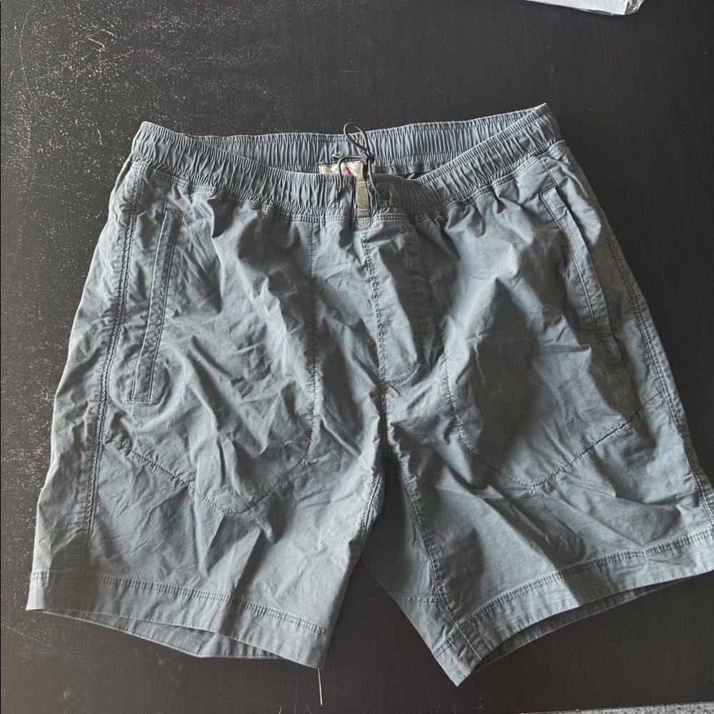 Relwen Mens Tropic Weave Windshort 7.5”. Lt charcoal. Size medium